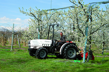 Traktor na vinice a sady Lamborghini RF Target